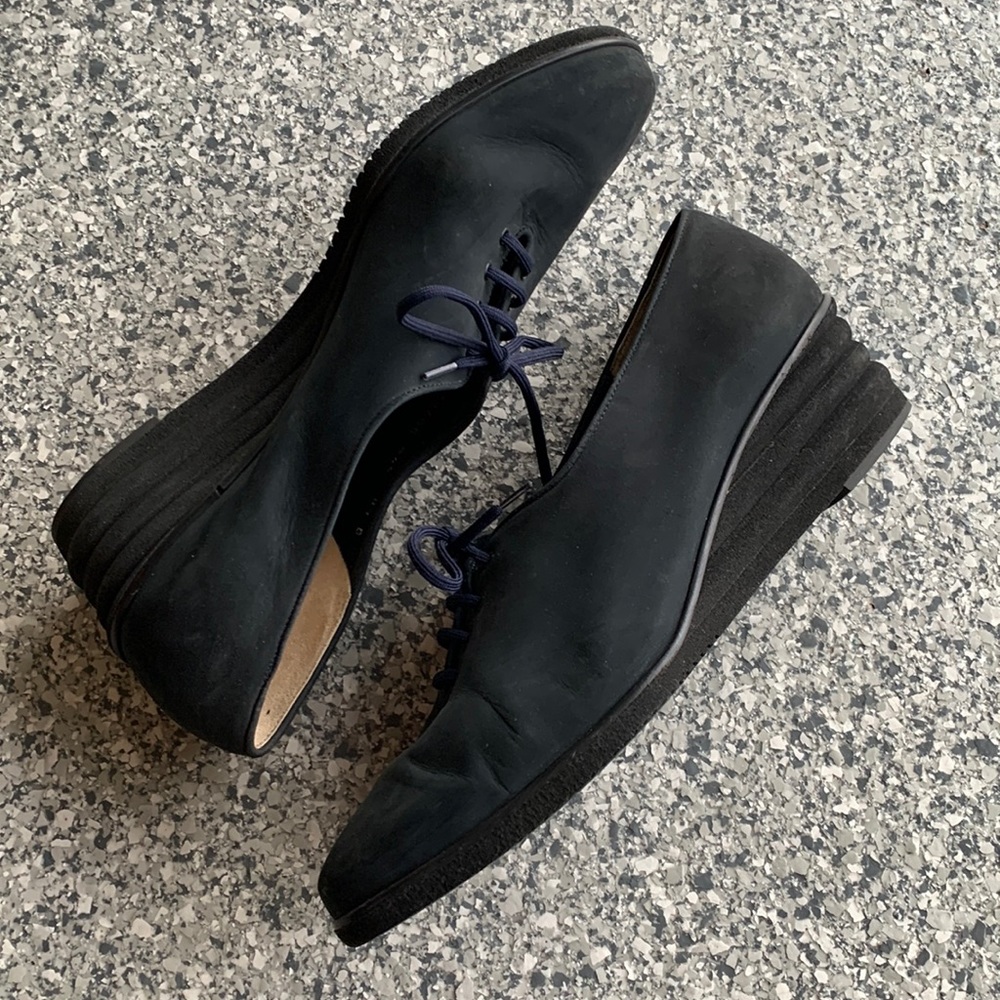 Vintage Salvatore Ferragamo Navy Lace-Up Shoes, size 8.5 B